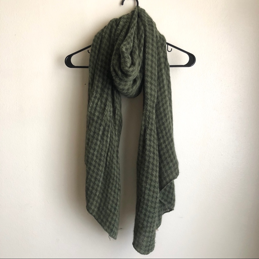 Green Monochrome Houndstooth Cozy Scarf